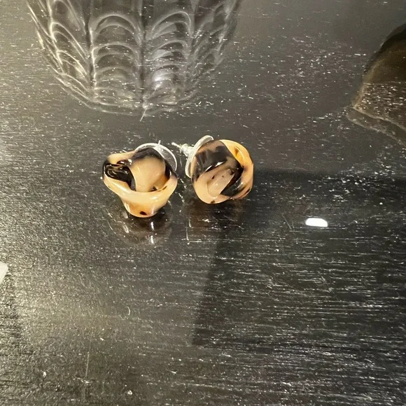 Faux Tortoise Twist Earrings - Picture 2 of 2